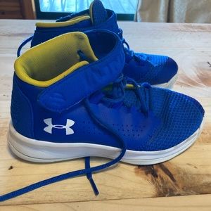Under armour boys sneakers